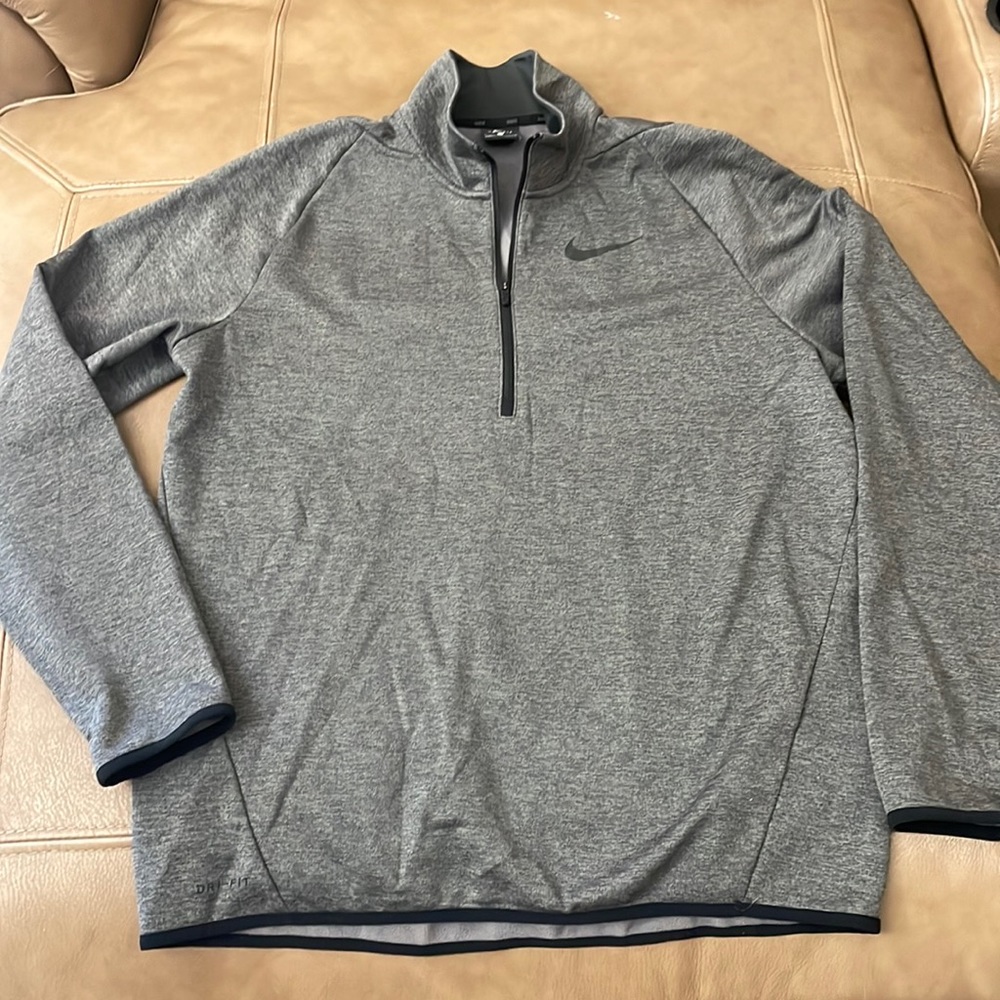 Nike Sweatshirt Mens M 1/4 Zip dri fit 100% Polyester Long Sleeve Logo EUC